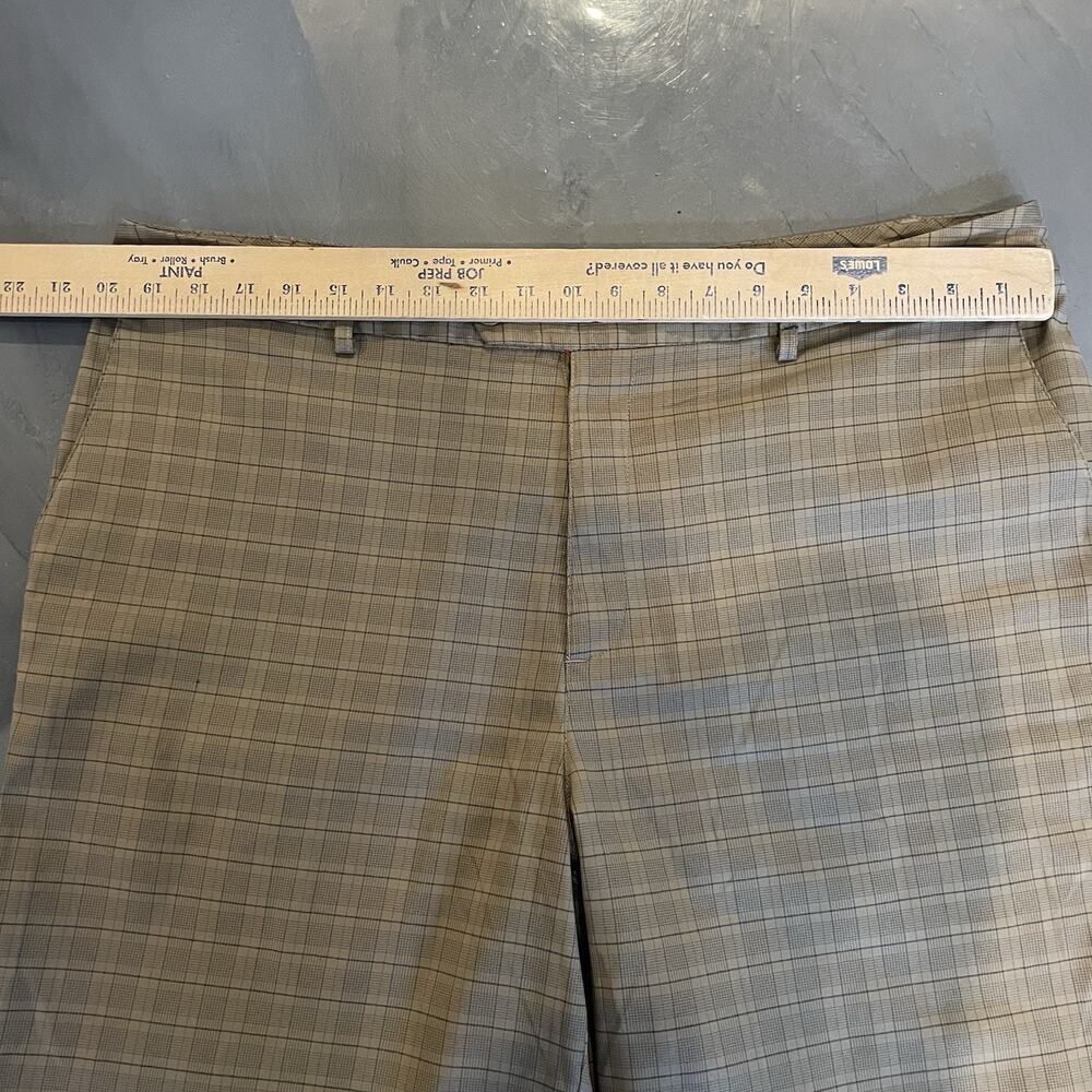 Under Armour Performance Golf Shorts Tan Plaid Casual Mens Size 38 Flat Front - Picture 2 of 7